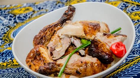  Le Poulet Braisé à la Zhuhai : Une symphonie de saveurs épicées et une explosion de textures juteuses !